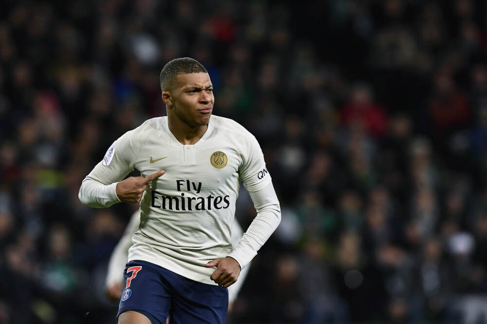 杜兰特：今天首发5人出手数很均衡 想得高分就得像这样靠团队合作